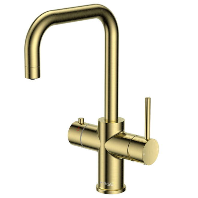 3‑in‑1 kitchen tap brushed brass – close‑up showing single‑lever handle, square spout and brushed brass surface on HB KoGE tap